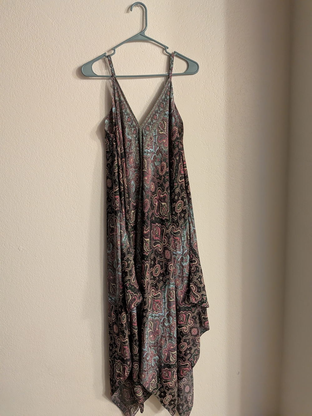 Asymmetrical Paisley Handkerchief Hem Dress - Black Multicolor